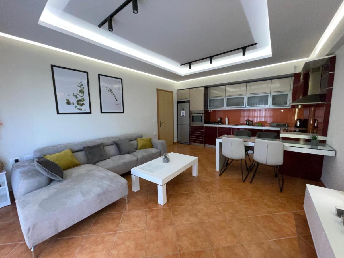 Saranda Central Apartment Luaran gambar