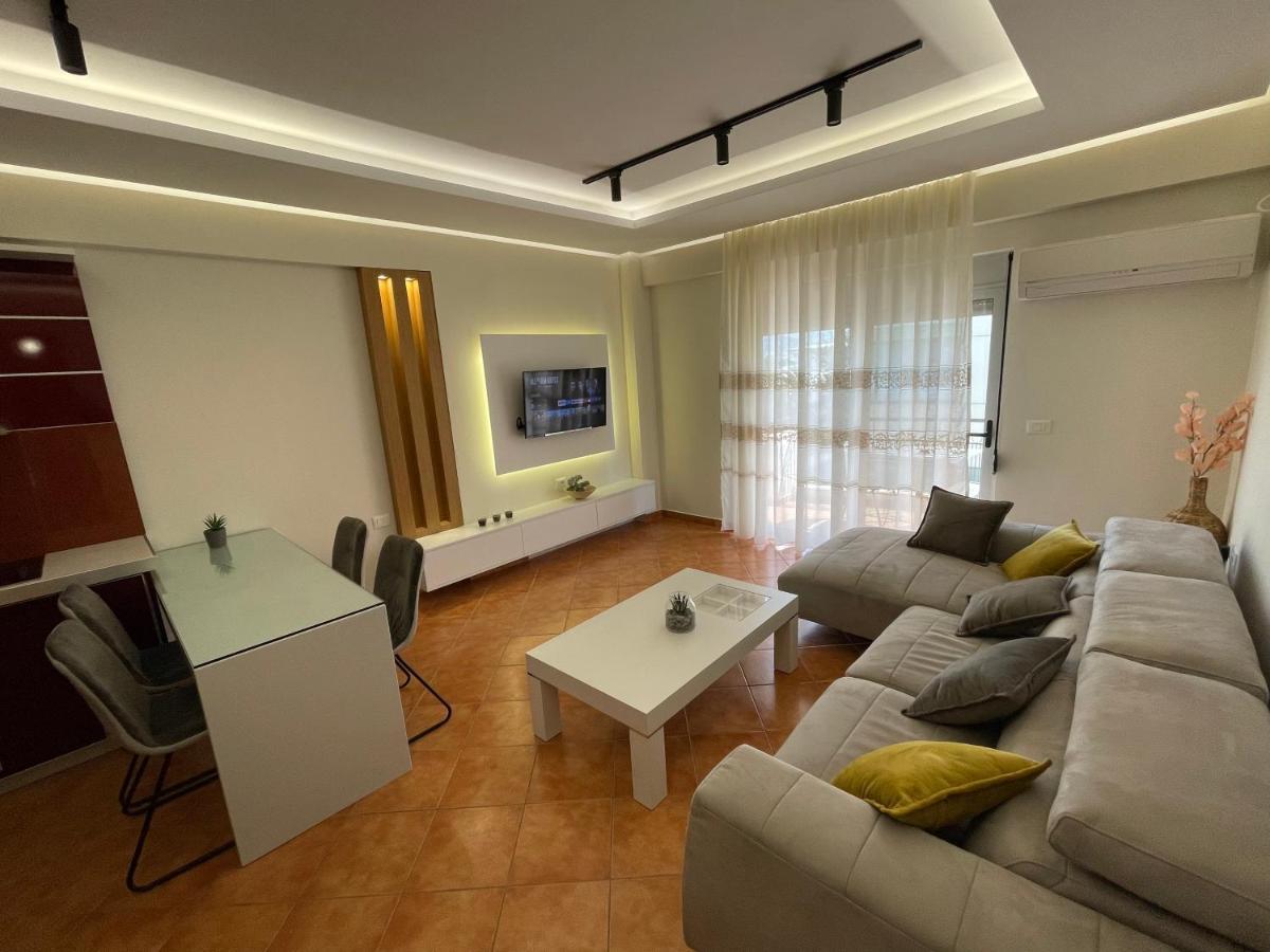 Saranda Central Apartment Luaran gambar