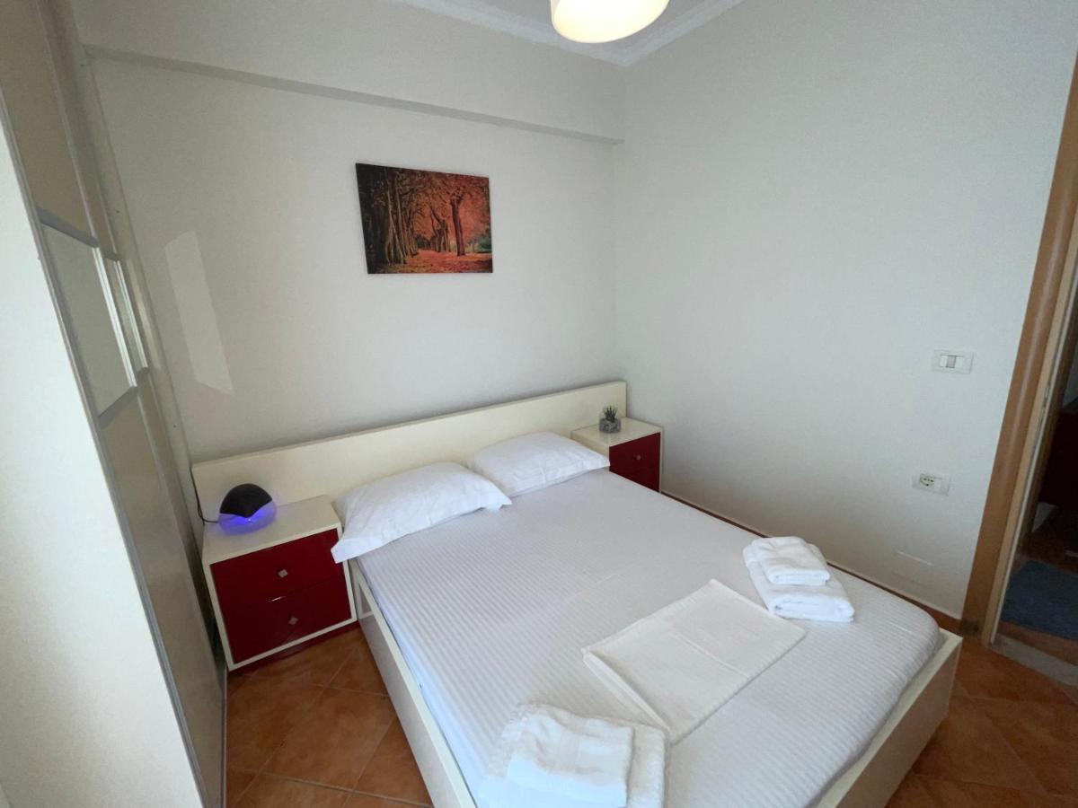 Saranda Central Apartment Luaran gambar